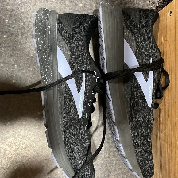 Brooks running shoe size 9. Worn handful of times. - Picture 2 of 7